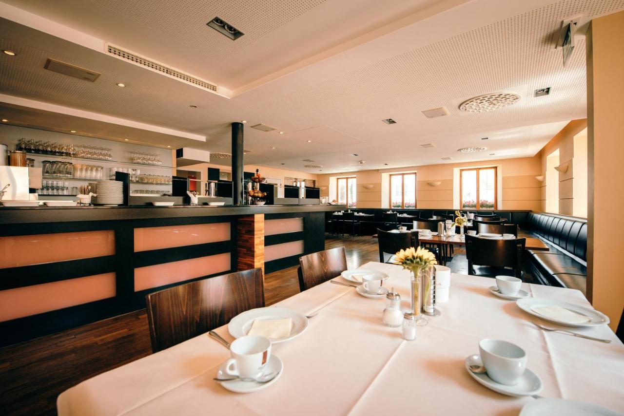 Hotel & Restaurant Ochsen Merklingen Exterior photo